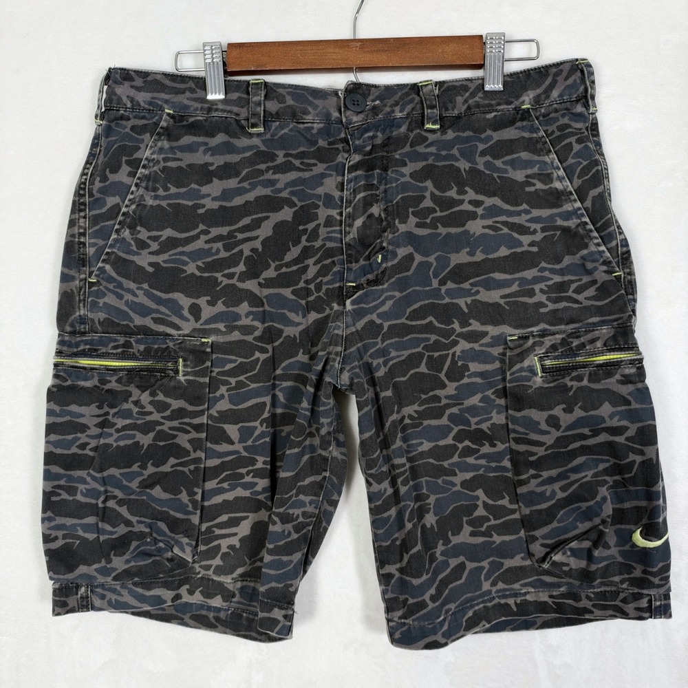 Nike Athletic Dept Mens 32 Tiger Camo Cargo Shorts Grey Lime Green 532916-060
